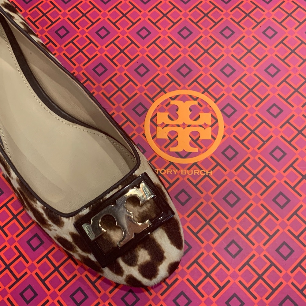 New TORY BURCH LEOPARD PRINT Gigi Pump.